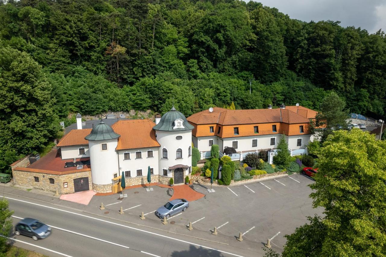 Hotel Zamecek Pod Hradem Stary Jicin 111 Exterior photo