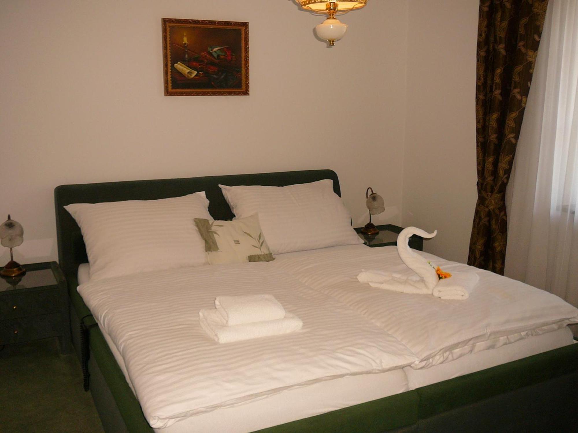 Hotel Zamecek Pod Hradem Stary Jicin 111 Exterior photo