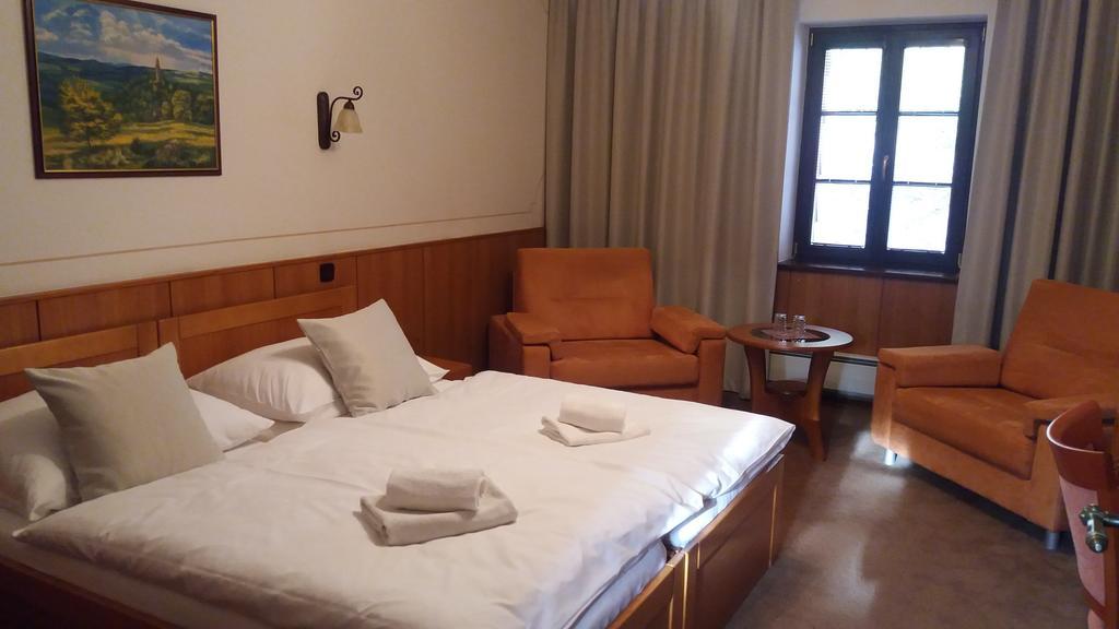 Hotel Zamecek Pod Hradem Stary Jicin 111 Exterior photo