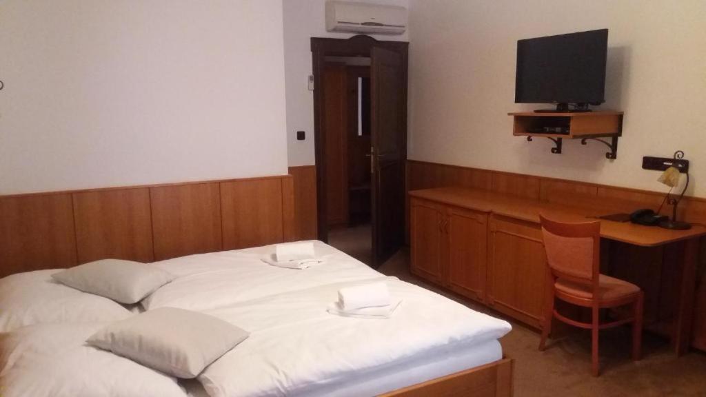 Hotel Zamecek Pod Hradem Stary Jicin 111 Exterior photo