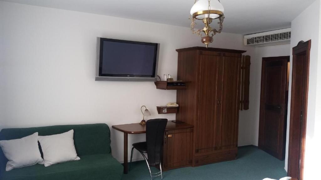 Hotel Zamecek Pod Hradem Stary Jicin 111 Exterior photo